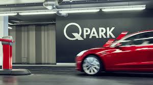 Parking Q-Park avec véhicule électrique